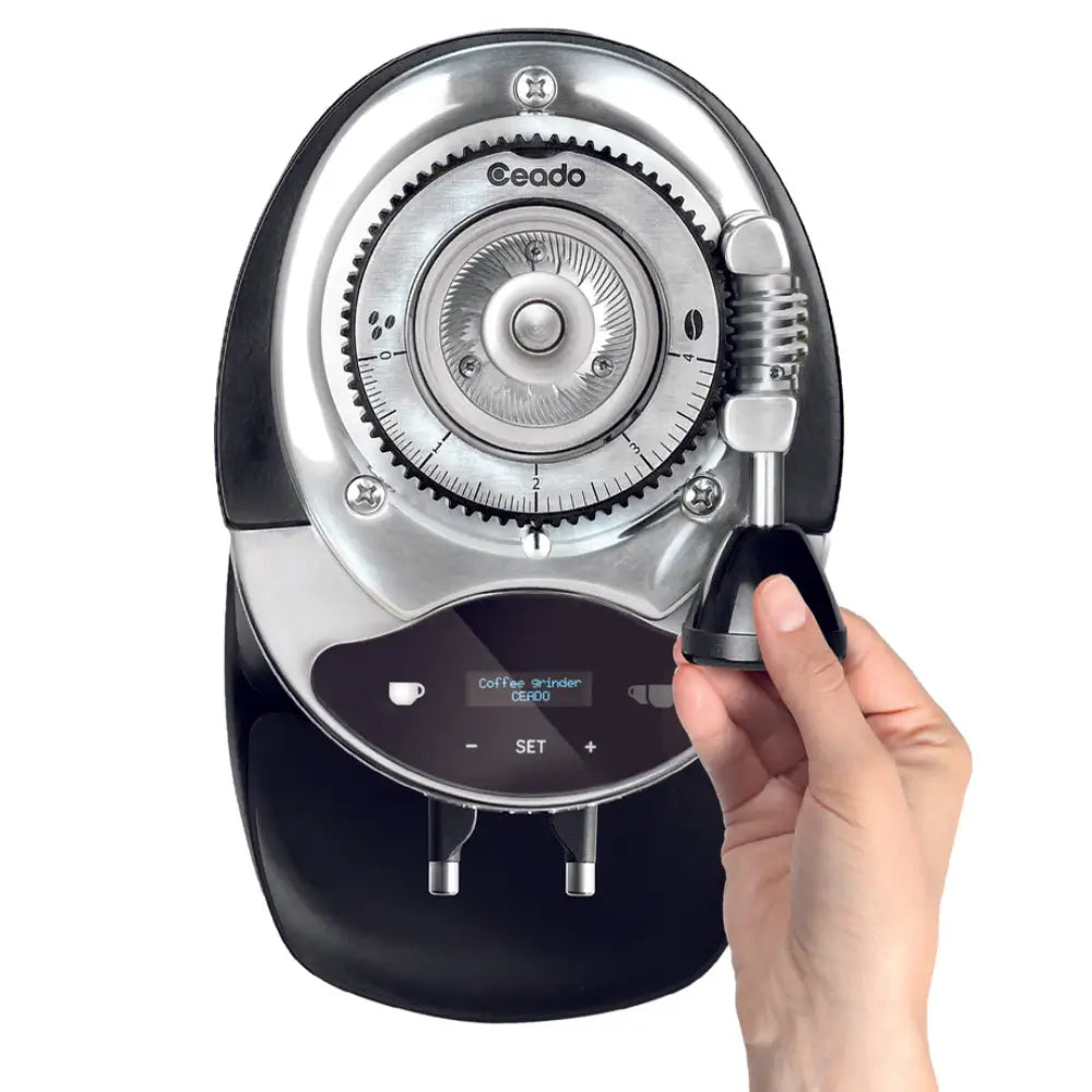 Top-down view demonstrating the Quick Set worm gear mechanism on the Ceado E37SL for precise, stepless grind adjustment.